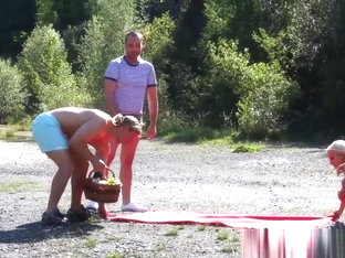 Bi Hunk Gets Mouth Jizzed