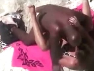 Beach Couples Voyeur Caught On Hidden Voyeur Camera In Nature's Garb At Beach