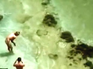 sexo en playa nudista