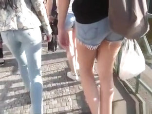 2 girls in sexy jeans shorts