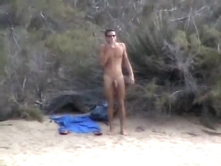 Voyeur su spiaggia nudista alle Canarie