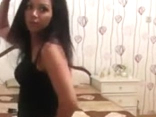 Indian Babe Films Her Belly-dance For Her Lover