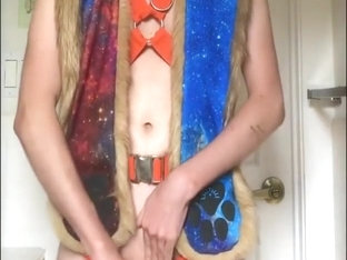 Kinky teenager cums in condom, saves load