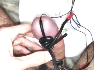 teen cums hands free estim electro cumshot