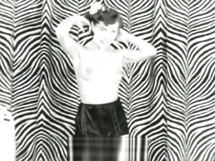 Naked Brunette Dances For Audience (1950s Vintage)