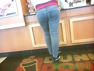 Juicy butt in a coffee shop