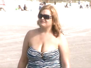 Candid MILF Jiggly Jugs At The Beach 41
