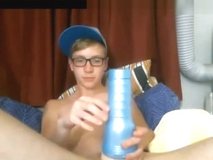 Big Dick Nerdy Twink Using Fleshlight