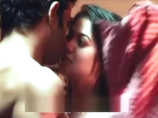 Bgrade Girl Hot Sensuos Kiss N Bed Scene