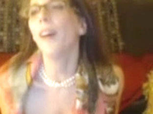 Cute mature webcam
