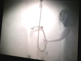 Alluring mature white woman gets recorded while showering