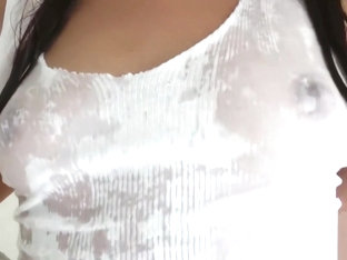 Mofos - Cute teen gets all wet