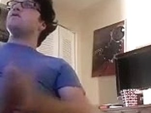Winsome guy is beating off at home and memorializing himself on camera