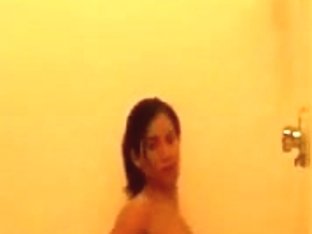 Brunette Hair Hair Masturbates Twice In The Washroom