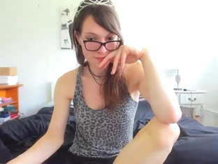 Gorgeous princess Nala cums hard from her huge cock