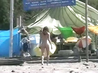 Gorgeous amateur nudists on hidden beach cam