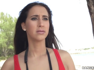 lifeguard gives mouth to dick resuscitation