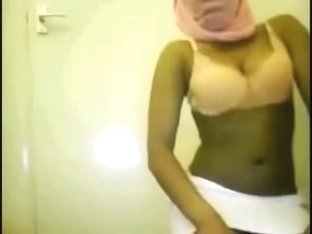 Somali Hijab Girl Stripping