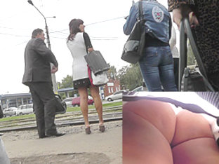 Mature woman in the accidental upskirts video