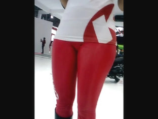 Gostosa  Cameltoe Duas Rodas