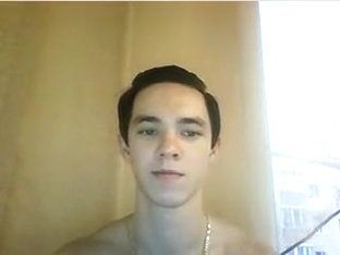 Dat Round Ass! Russian Cutie On Cam