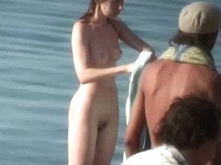 Naked Girl Was Recorded By The Stranger's Spy Camera