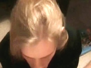 She gives amateur blowjob but looks hot with a dick in her mouth