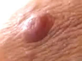 NICOLES GIANT HOOTERS 40JJ