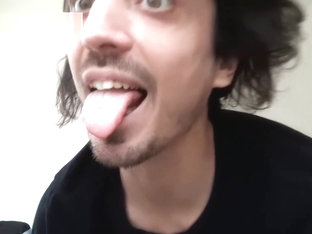 Packing/moving makes me horny I take a break and cum