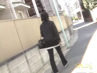 Boob Sharking Shows A Lovely Japanese Chick On The Street