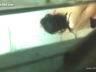 Peeping Chinese Girls Bathing.15