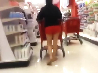 Stalking a milf shopping for groceries