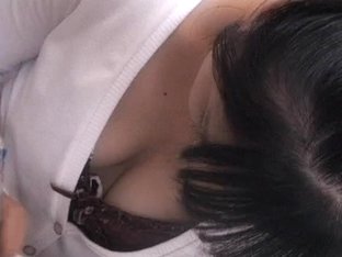 Hot downblouse Asian spy cam vid