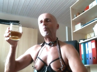 olibrius71 bizarre insertion anale, pisse party