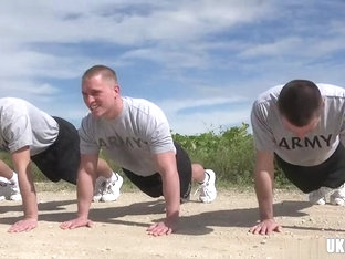 Hot amateur threesome and cumshot