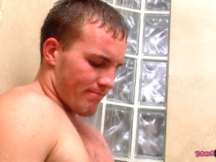 Alex Gets That Cock In The Shower - Alex Andrews  Jake Steel - HomoEmo