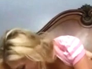 Aubrey Gives Up Her Booty To Neighborhood