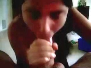 Pretty girl does amateur BJ