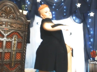 Sexual short haired MILF Saintly Nix presents amazing strip dance