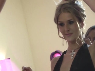 Jane Darling And Stella Xo - A Threesome With And Stella Winter Are Whores