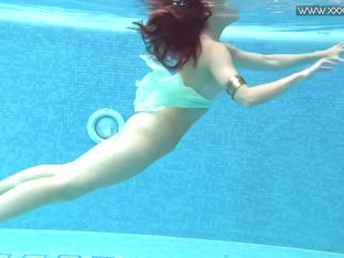 Underwater Classic Porn With Lizi Vogue