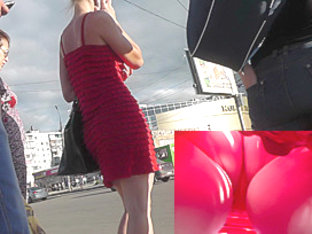 Free Upskirt Video Of The Sexy Milf In Tight Skirt