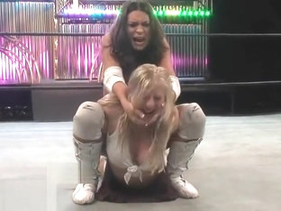 Ringdivas Britney squashed 1