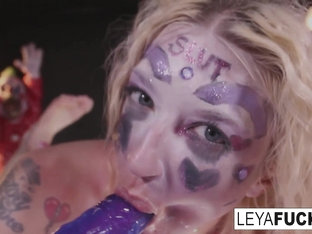 Leya Falcon In Crazy Clown Leya Takes Her Aggressions Out On Her Pussy - Leyafalcon