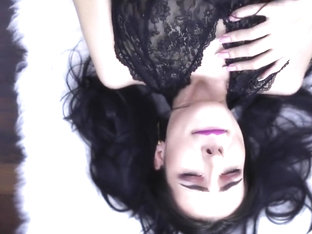 Vixie Blossom Fingering her Pussy Hard until she Squirts