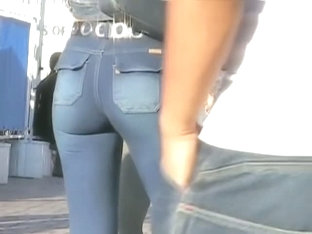 Candid tight ass gets some camera attention of a voyeur