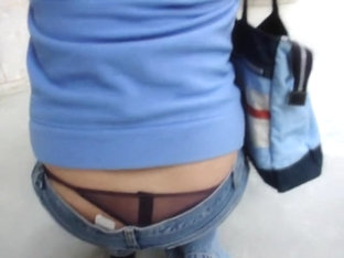 Sexy Black String Seen Under Blue Jeans On Candid Street Vid