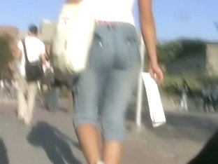 Hot amateur brunette candid jeans video