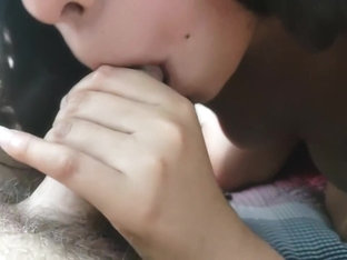 Close up BJ & Handjob: jovencita da rica mamada hasta venirme a chorros