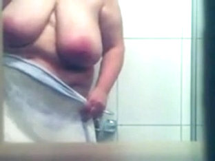 Bath voyeur BBW (after Josh42)